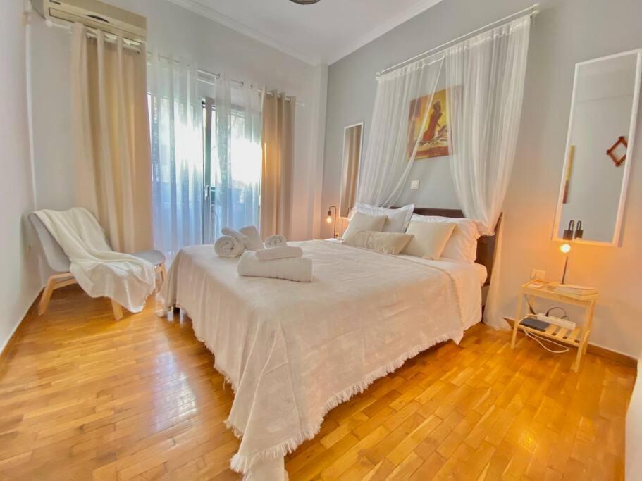 Apartment Elias' Family Flat In Plato's Academy *